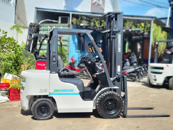 Xe nâng dầu UNICARRIERS – V4 – tải trọng 2500 kg – Seri Y1F2-401676