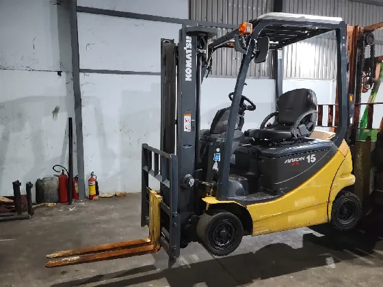 Xe nâng điện KOMATSU FB15-12 – V3 – tải trọng 1500 kg – Seri M236-846445
